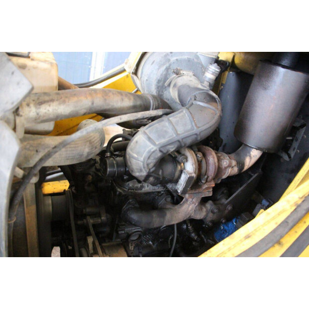 2017 New Holland B80B-47032456