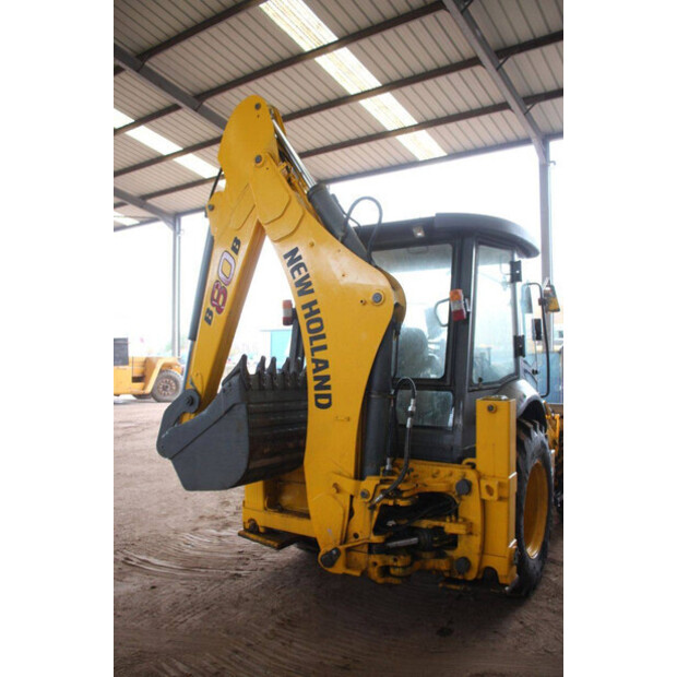 2017 New Holland B80B-47032474