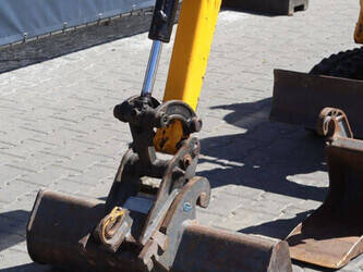 2011-jcb-8008-cts-1450826-47034339
