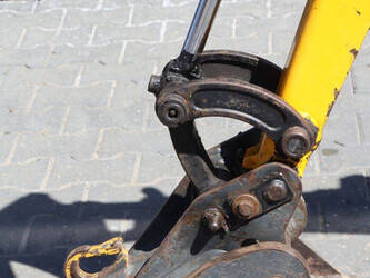 2011-jcb-8008-cts-1450826-47034341