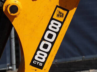 2011-jcb-8008-cts-1450826-47034342