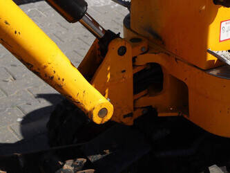 2011-jcb-8008-cts-1450826-47034344