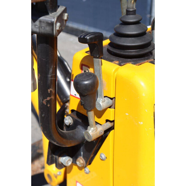 2011 JCB 8008 CTS-47034355