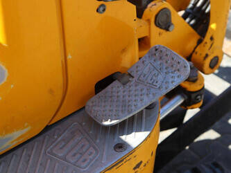 2011-jcb-8008-cts-1450826-47034357