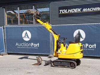 2011-jcb-8008-cts-1450826-47034364