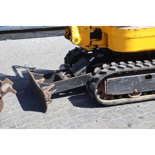 2011 JCB 8008 CTS-47034366