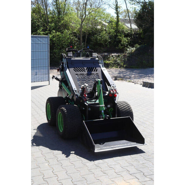 2025 ماموت SK650W-47034377
