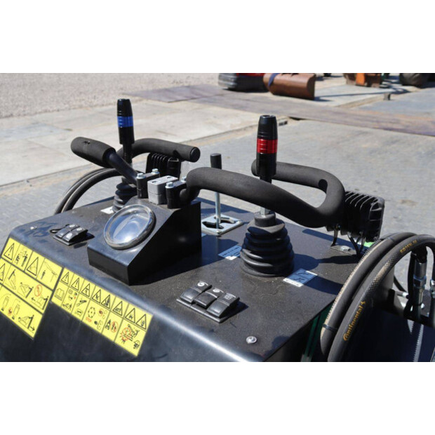 2025 ماموت SK650W-47034393
