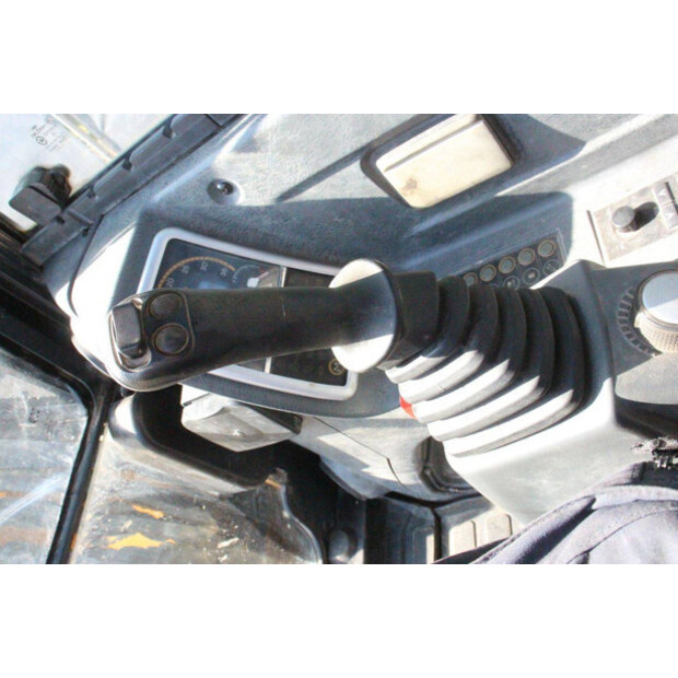 Hyundai ROBEX 60CR-9-47034627
