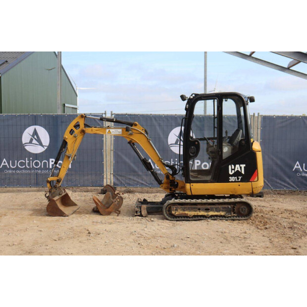 2017 Caterpillar 301.7D-47034739