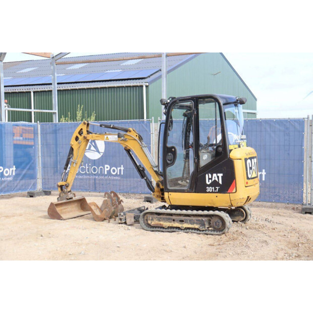 2017 Caterpillar 301.7D-47034740