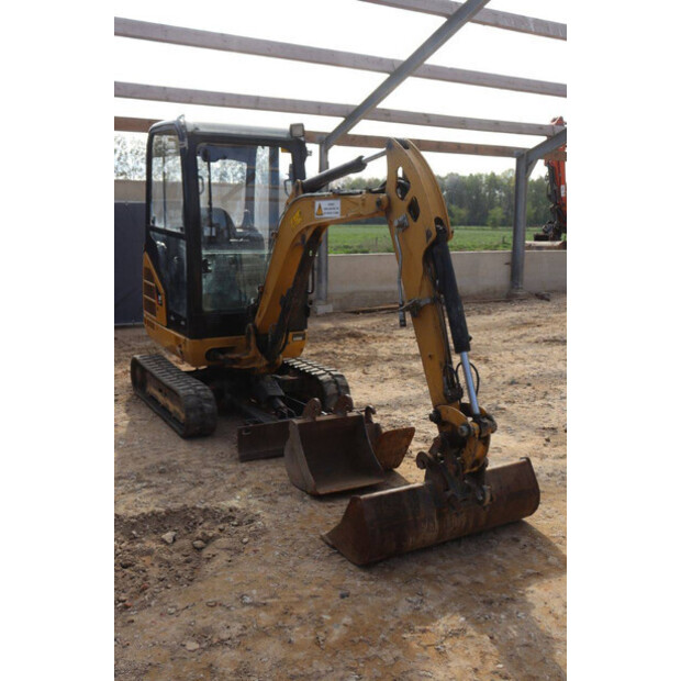 2017 Caterpillar 301.7D-47034744