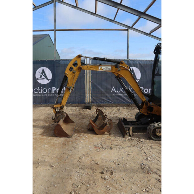 2017 Caterpillar 301.7D-47034747