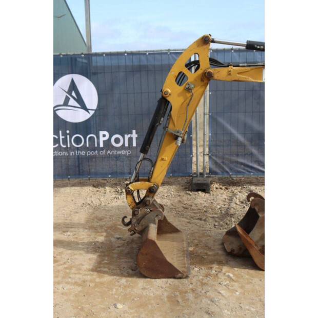 2017 Caterpillar 301.7D-47034748
