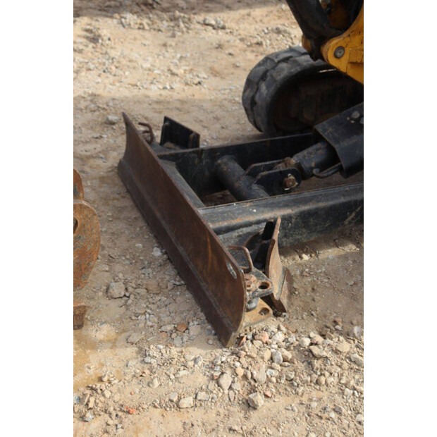 2017 Caterpillar 301.7D-47034754