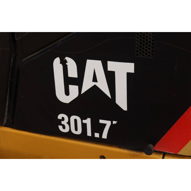 2017 Caterpillar 301.7D-47034763