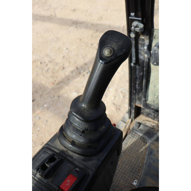 2017 Caterpillar 301.7D-47034776