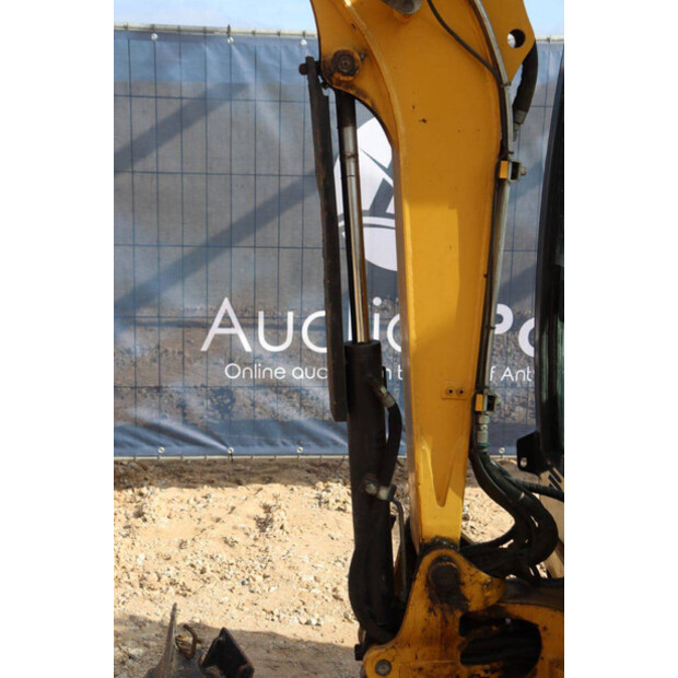 2017 Caterpillar 301.7D-47034786