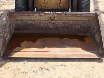 2011-new-holland-lx565-47034834
