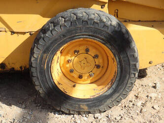 2011-new-holland-lx565-47034838