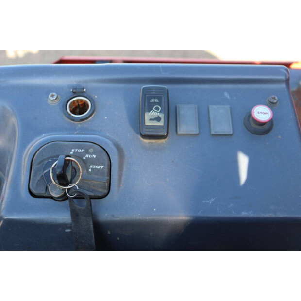 2016 KUBOTA R065-47035267