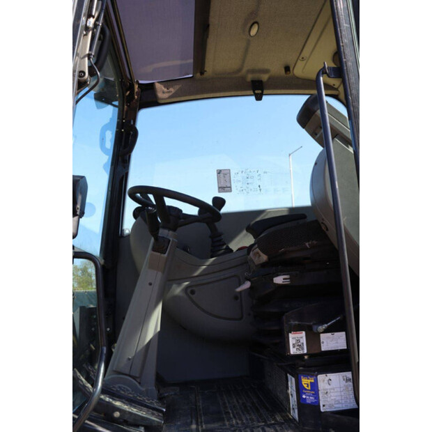 2021 YANMAR B95W-47035644
