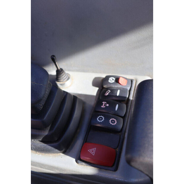 2021 YANMAR B95W-47035651