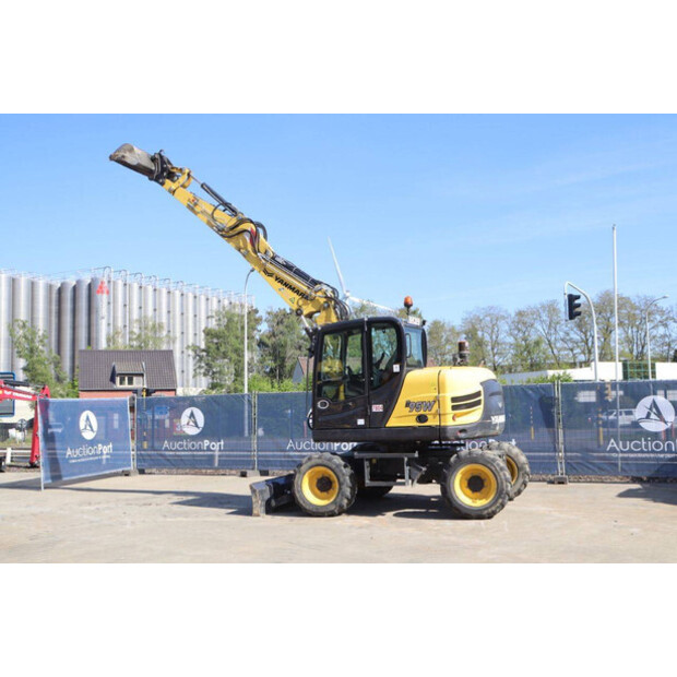 2021 YANMAR B95W-47035658
