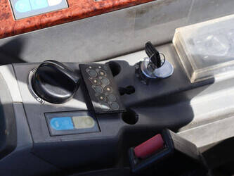2001-kobelco-sk250lc-6-47035687