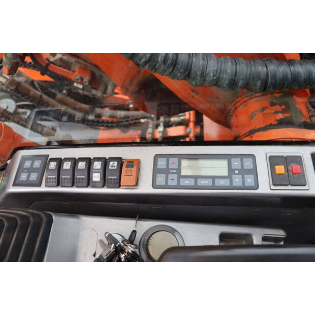 2010 دووسان DX190W-47036137