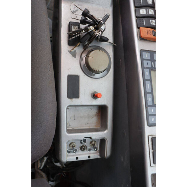 2010 دووسان DX190W-47036138