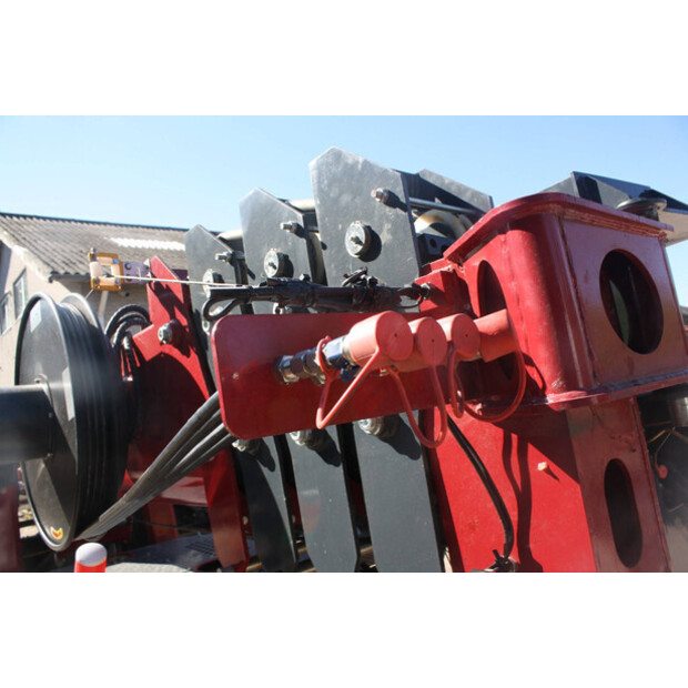 Crawler YXC300-47036350