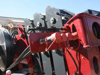 crawler-yxc300-47036350