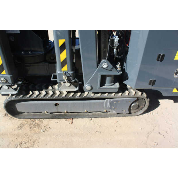 Crawler YXC300-47036356