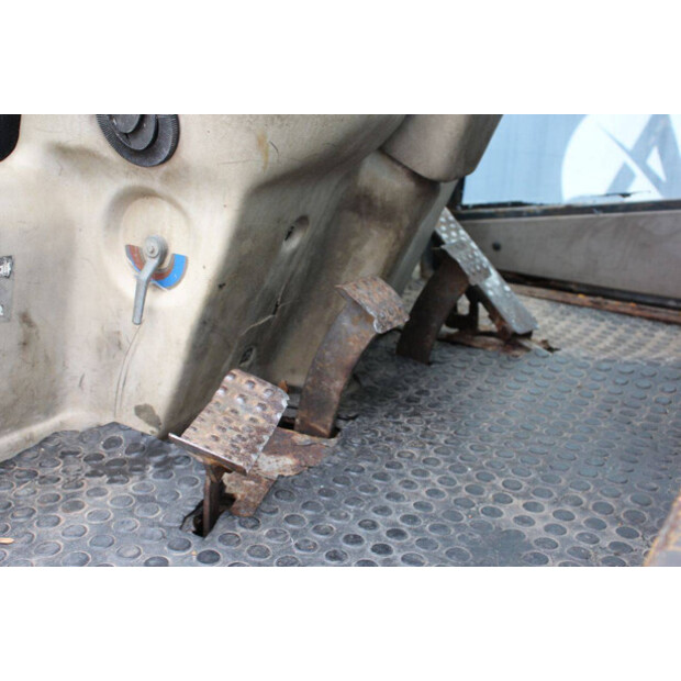 2001 احلامن AZ85-47038028