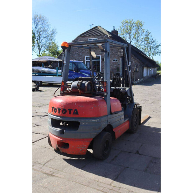 1998 Toyota 02-6FGF30-47038559