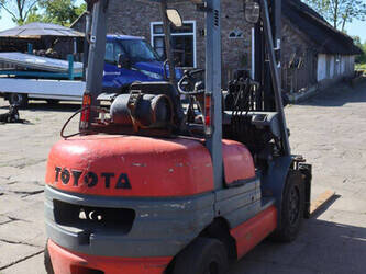 1998-toyota-02-6fgf30-1450958-47038559