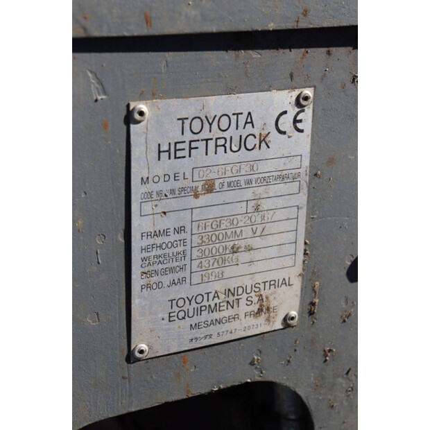1998 Toyota 02-6FGF30-47038584