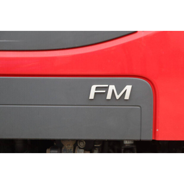 2015 فولفو FM-47040480
