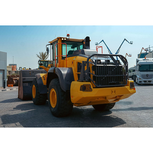 2019 فولفو L120H-47040525