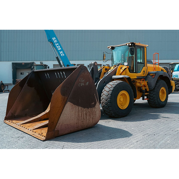 2019 فولفو L120H-47040527