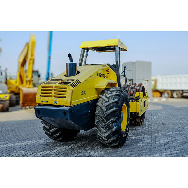 2013 BOMAG BW211PD-40-47041577