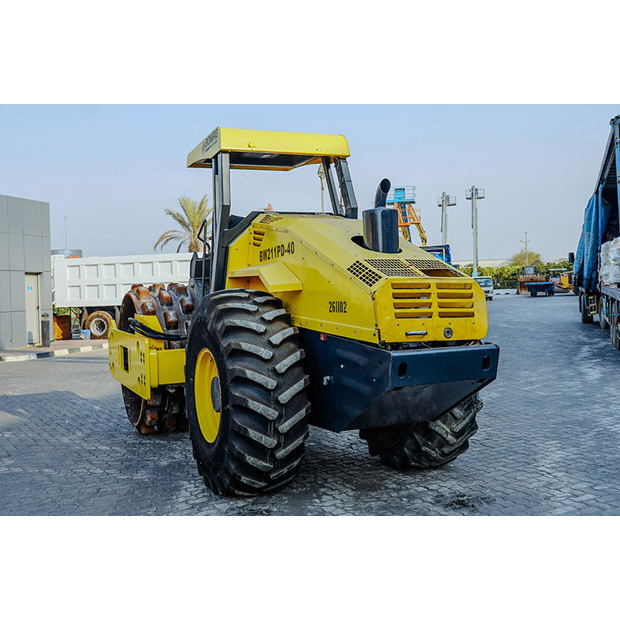 2013 BOMAG BW211PD-40-47041578