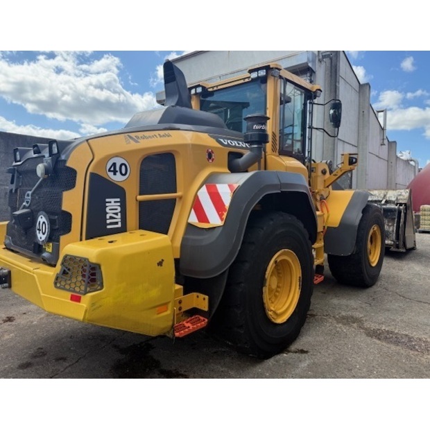 2020 Volvo L120H-47049970