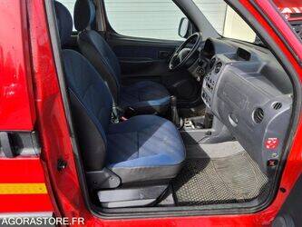 2006-peugeot-partner-1451175-47056078