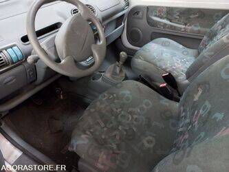 2005-renault-twingo-1451177-47056129