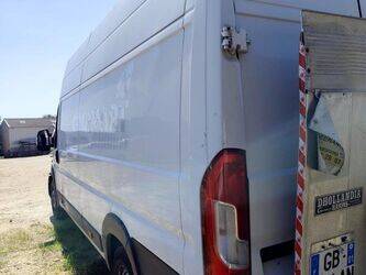 2021-peugeot-boxer-1451179-47056152