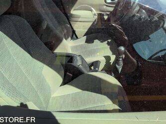 2009-renault-megane-1451191-47056372