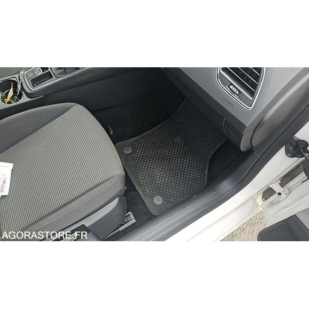 2019 Seat Leon-47056420