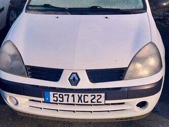 صورة ل سيارات 2005 رينو Clio